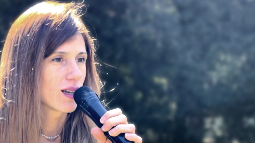 Sofía Carrasco compartiendo una charla